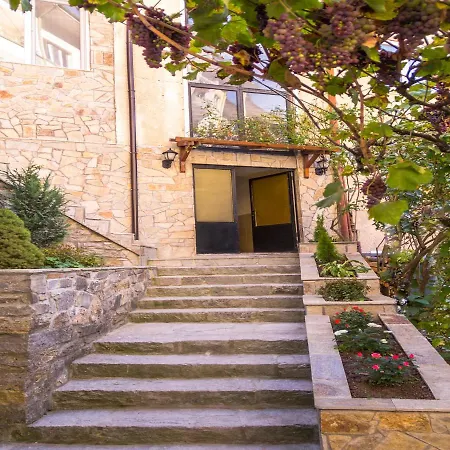 Guest house Trite Bora Narechenski Bani